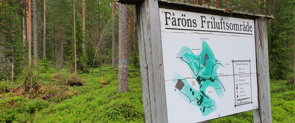 Skylt vid Fåröns friluftsområde