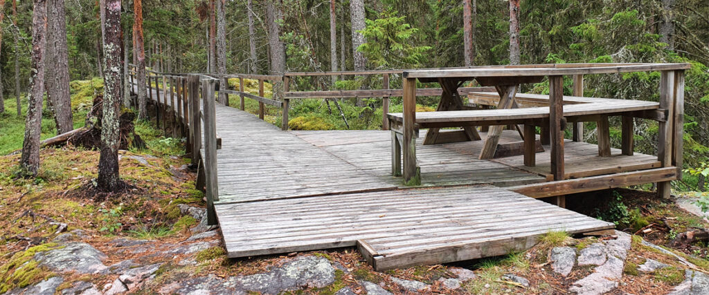 Fåröns Friluftsområde med en tillgänglighetsanpassad rastplats