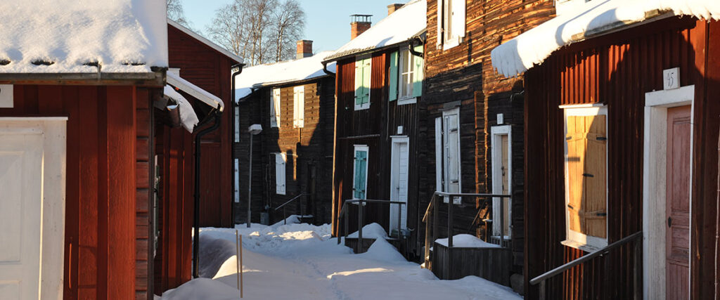 Kyrkstugor i vinterskrud