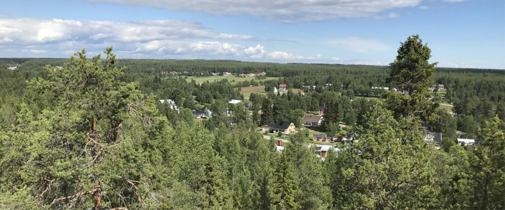 Utsikt ner mot Jävrebyn