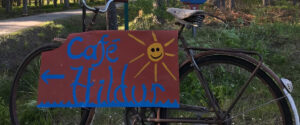 Café Hildur skylt på cykel