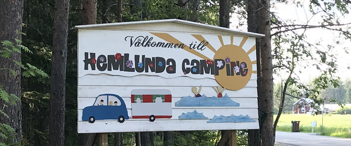 Hemlunda camping välkomstskylt