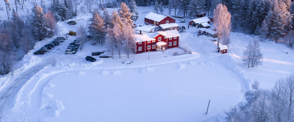 Jössgården i vinterskrud