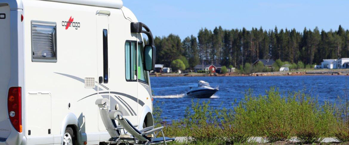 Husbilsplats med utsikt på Jävre ställplats