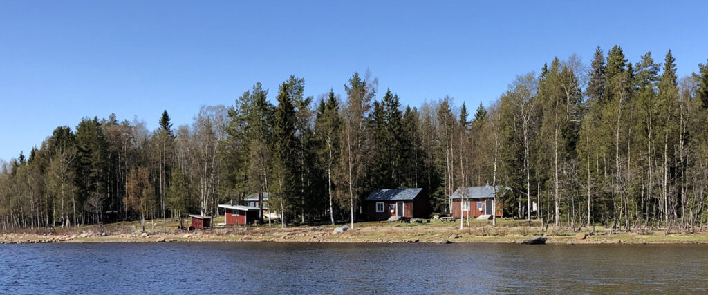 Vargöstugorna från vattnet